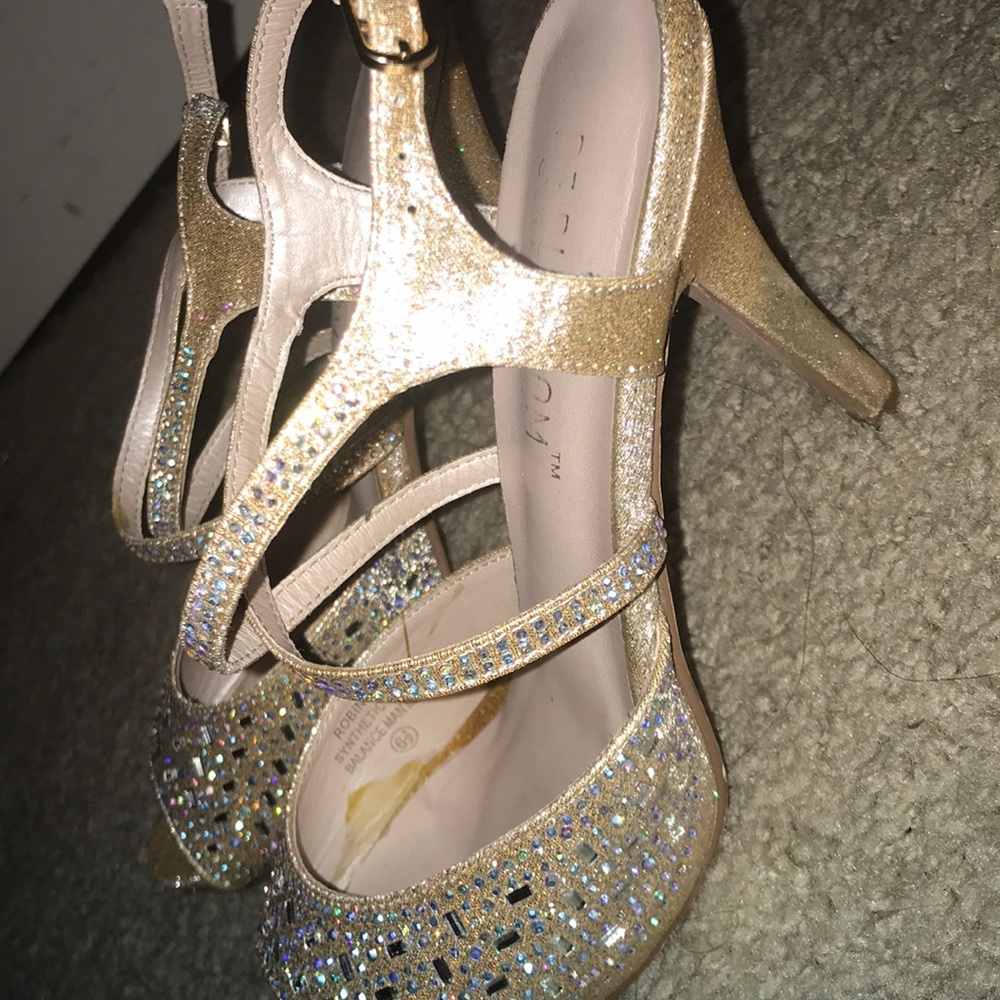 Heels - Picture 2 of 2